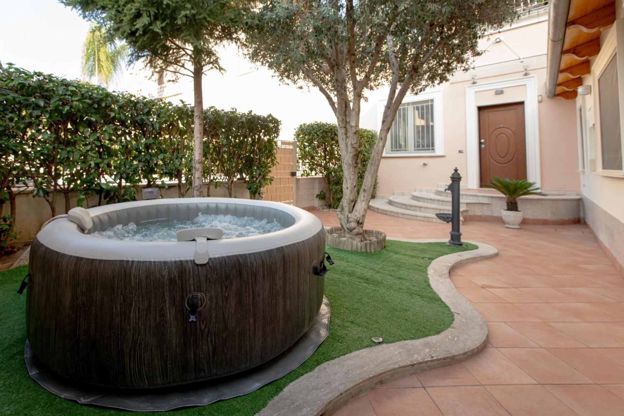 Favolosa Residenza Con Jacuzzi Санта-Мария-Капуа-Ветере Экстерьер фото